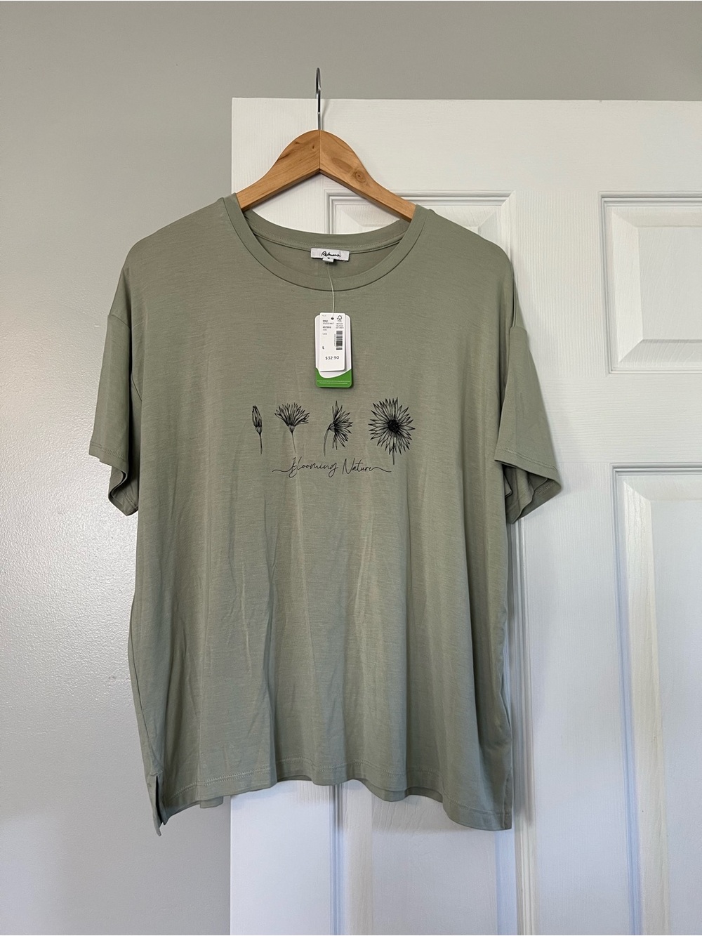 Reitmans Sage Green Short-Sleeve Tee with Floral Graphic